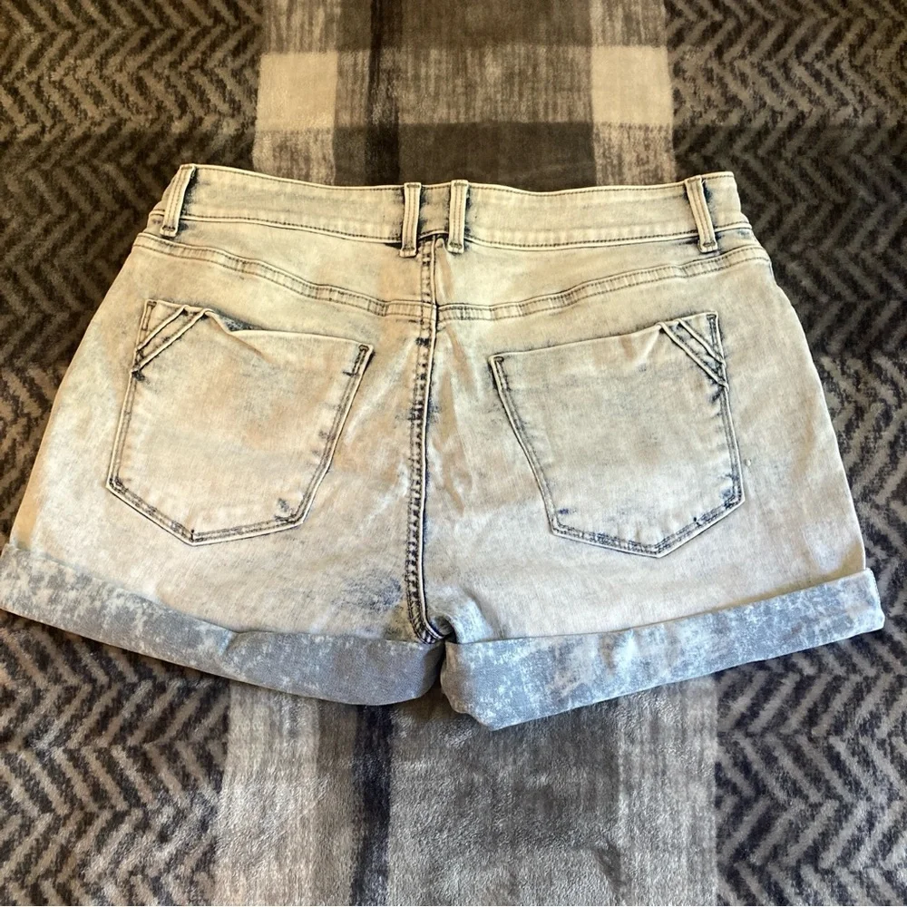 Shorts! - Picture 2 of 3